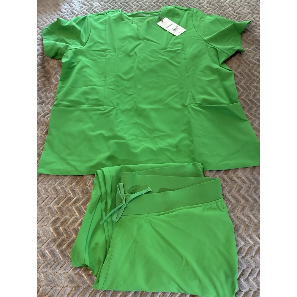 Mandala Bright Kelly Green 2XL Scrub Top & Pants Spill Repellent Pockets NWT